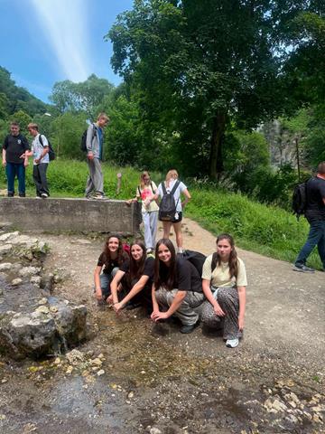 1588